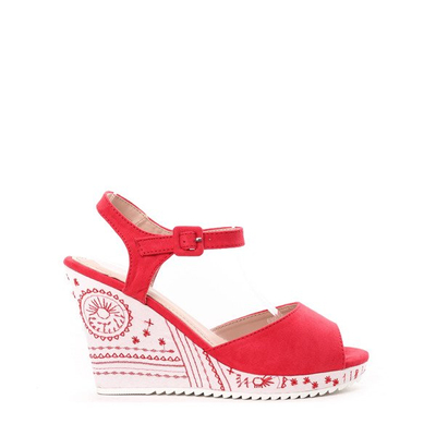 Beżowe sandały na koturnie Daga- Obuwie