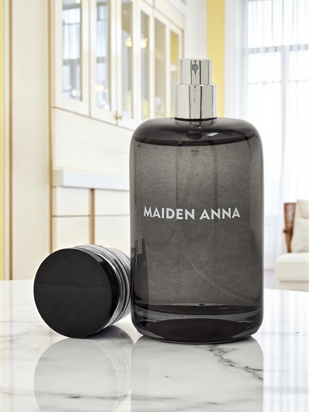 Maiden Anna - Šarmanten Parfum Z Akordi Agarja