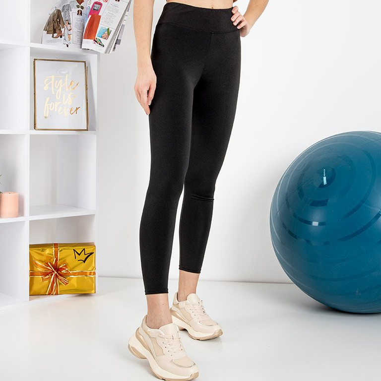 Čierne dámske legíny - oblečenie