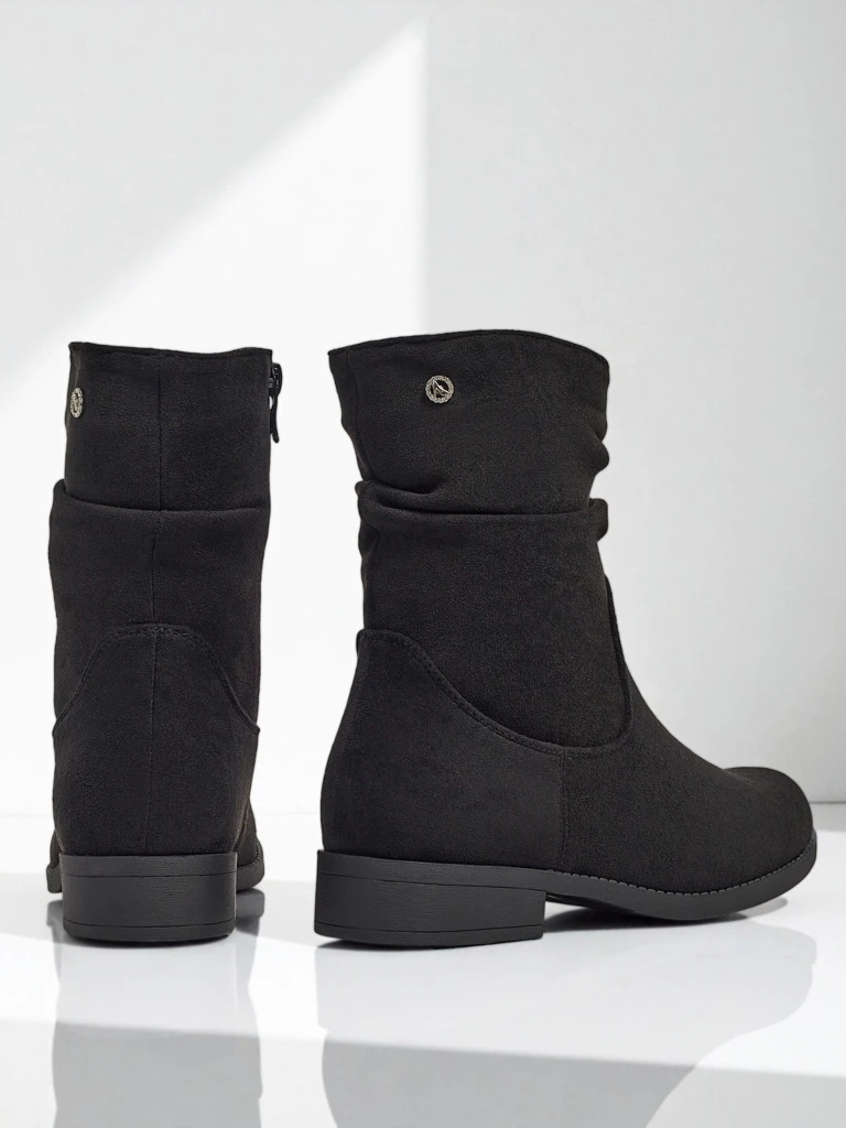 Visoki ženski gležnarji iz eko semiša Norvia