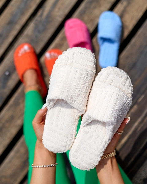 Royalfashion Béžové dámske látkové šľapky Tylles