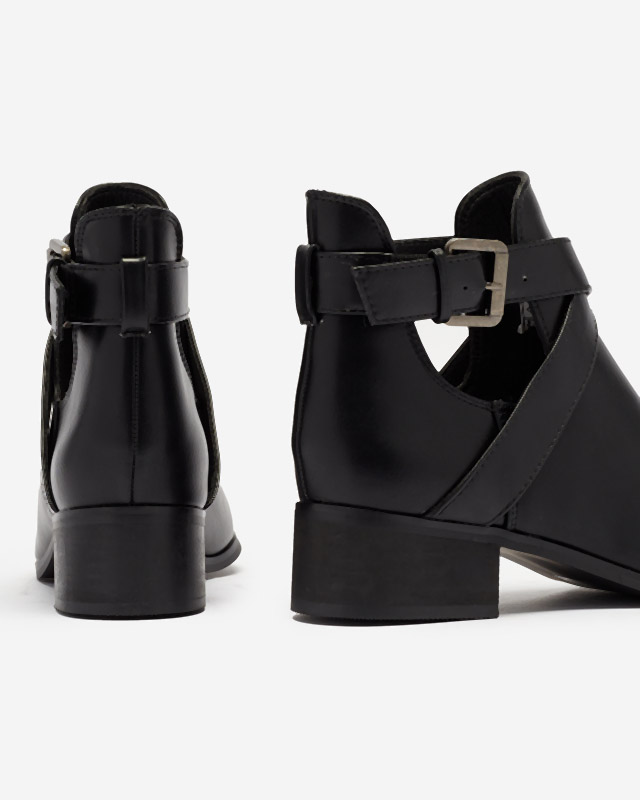 Čierne členkové čižmy na plochom opätku strihu od Sodif- Shoes