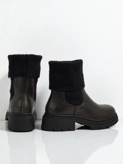 Ženski gležnarji iz eko usnja s krznom Kesy