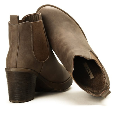 Brązowe botki na słupku Noora - Obuwie