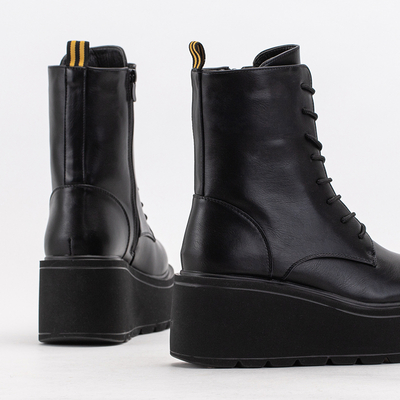 OUTLET Čierne čižmy na platforme Jeanne - Obuv