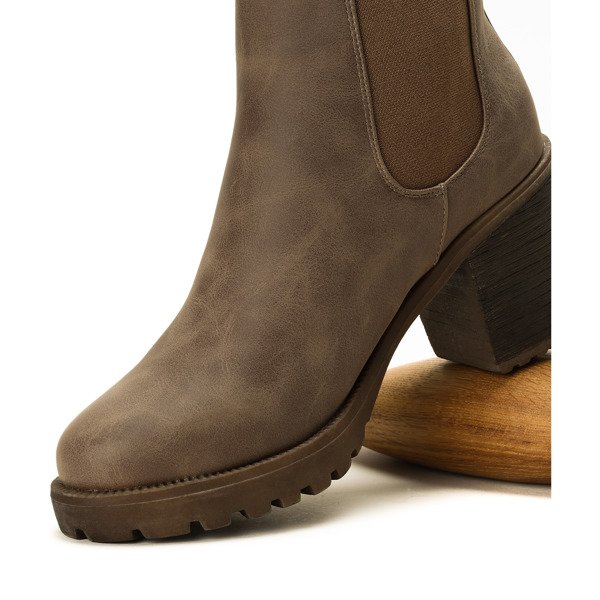 Brązowe botki na słupku Noora - Obuwie