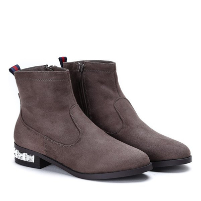 Brązowe sztyblety z ozdobnym obcasem Vierra - Obuwie