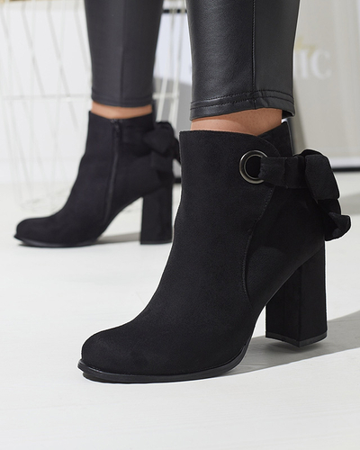 Dámske čižmy z eko-semišu s mašľou v čiernej farbe Agarol- Obuv