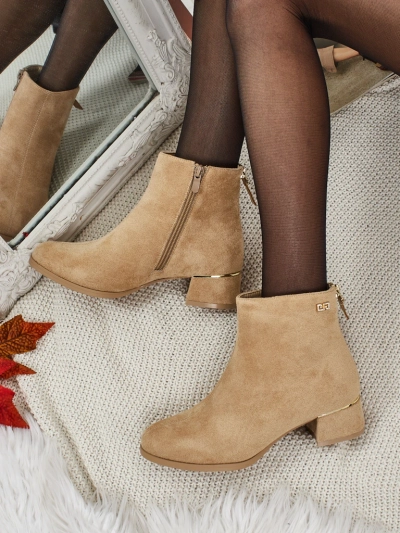 Ženski gležnjarji iz eko semiša s peto Arshinea