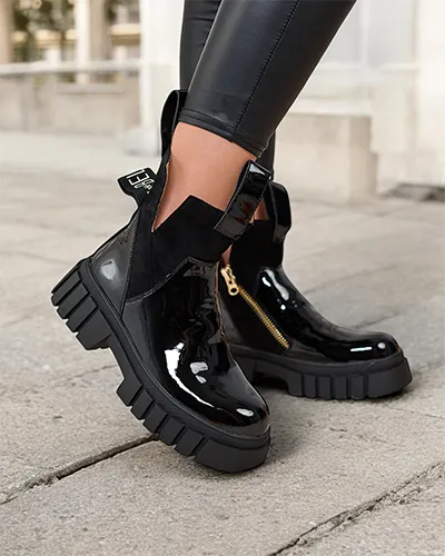 Royalfashion Čierne dámske lakované zateplené čižmy Eratra