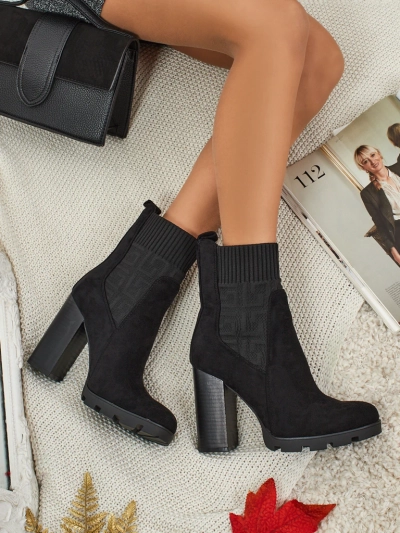 Ženski gležnarji iz eko semiša na peto Vansoria