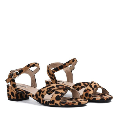 Hnedé sandále na nízkom podpätku Sana - Obuv