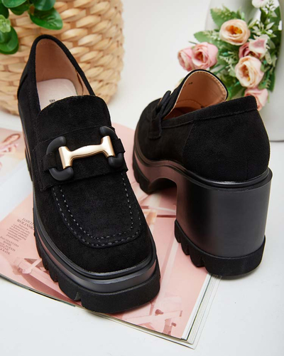 Elegantni sandali Vulcano v barvi črnega semiša