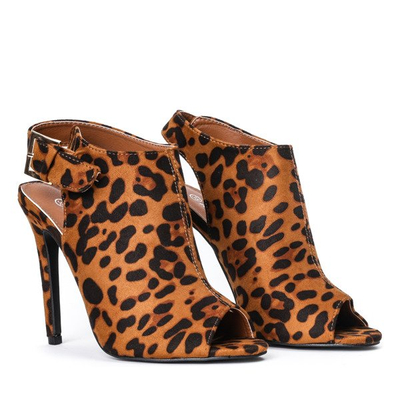 Brązowe botki na szpilce z wycięciami Sava w panterkę - Obuwie