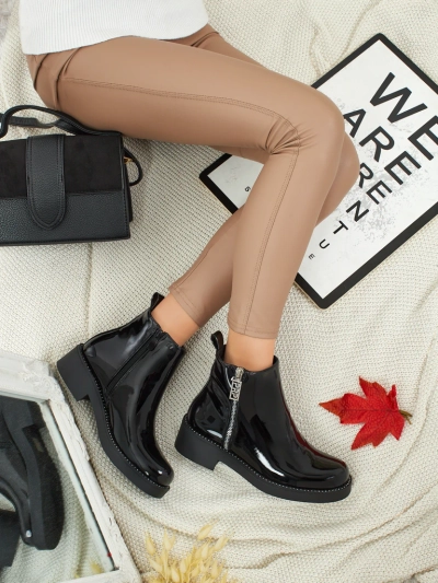 Lakirani ženski gležnarji iz eko usnja Calvera