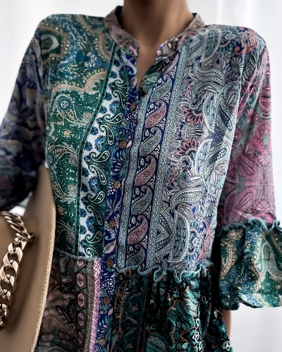 Royalfashion Viacfarebné dámske krátke šaty s ornamentom