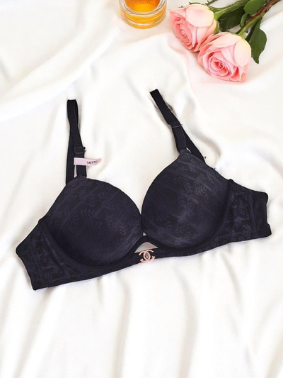 Royalfashion Dámska push-up podprsenka s čipkou Podprsenka Tiva