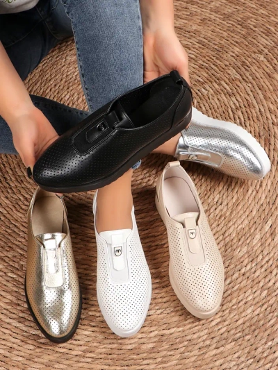 Royalfashion Dámske slip-on dierované topánky Goffies
