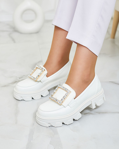 Royalfashion Biele mokasíny s ozdobou na priehlavku Alomease