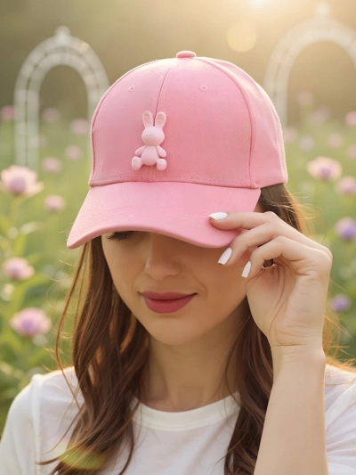 Royalfashion Čiapka so šiltom a nášivkou Bunny Chic