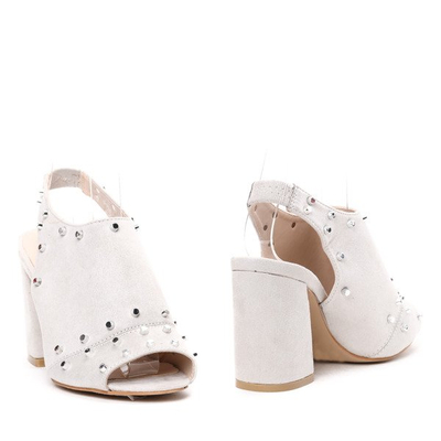 Szare sandały na wyższym słupku Berenika- Obuwie