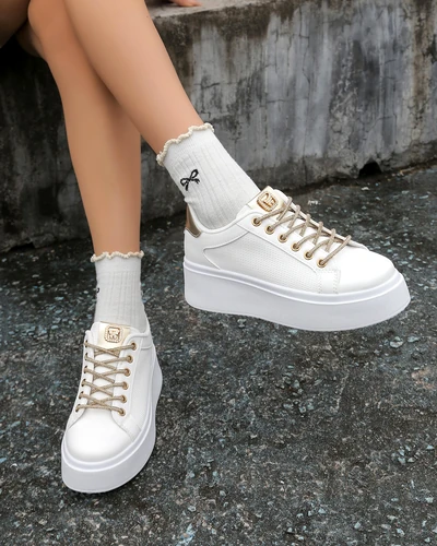 Royalfashion Dámske športové tenisky s dekoratívnymi šnúrkami Eone