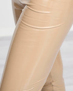 hnedý || béžový || svetlohnedá