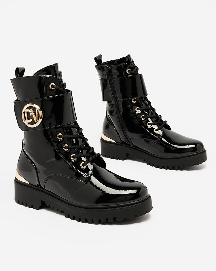 Royalfashion Dámske lakované čižmy Bagger v čiernej farbe Simbeba