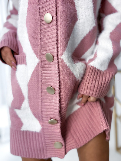 Royalfashion Koalt dlhý kockovaný sveter na gombíky