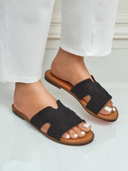 Rpyalfashion Dámske sandále s ozdobným remienkom Braida