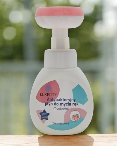 Luxelux Antibakteriálne mydlo na ruky jahoda 300 ml