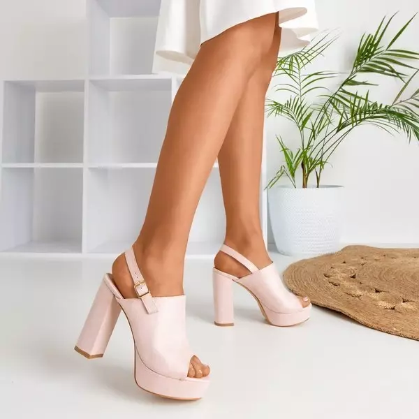 OUTLET Svetloružové eko semišové sandále na vyššom stĺpiku Tripsi-Shoes