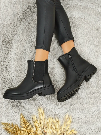 Gležnarji iz ekološkega usnja s cirkoni Novira