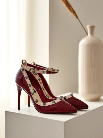 Royalfashion Laky dámske stiletto topánky so cvočkami Qoscalle