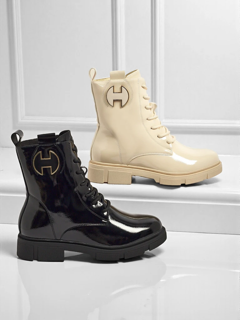 Lakirani ženski gležnarji s vezalkami Kalen