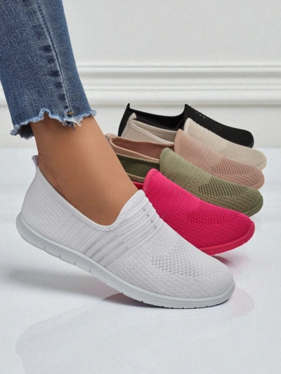 Ženski beli slip-oni iz blaga Callisto – lahki čevlji za pomlad in poletje