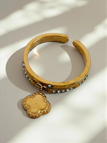 Dolce Vita zapestnica z obročem in okrasnimi obeski