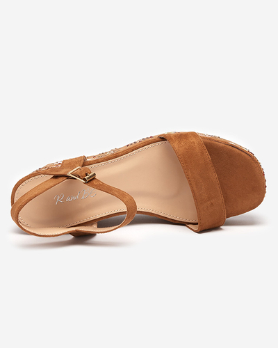 Hnedé dámske sandále na klinovom podpätku so zdobením Cozana-Footwear