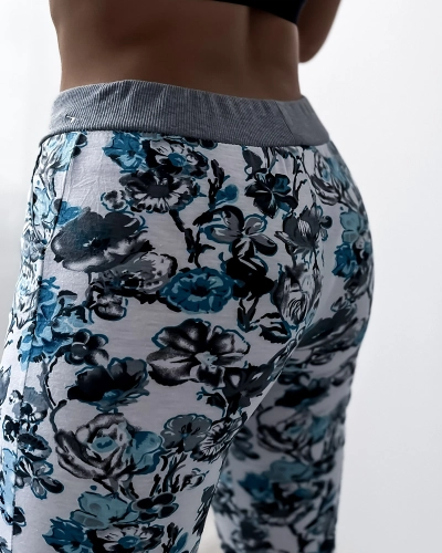 Vzorované dámske 3/4 šortky v tyrkysovo bielej farbe PLUS SIZE - Oblečenie