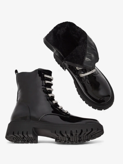 Lakirani ženski gležnarji z vezalkami Velmini