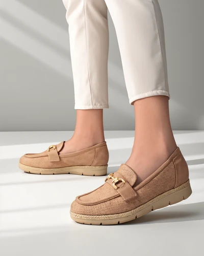 Royalfashion Dámske ploché topánky s dekoráciou na špičke