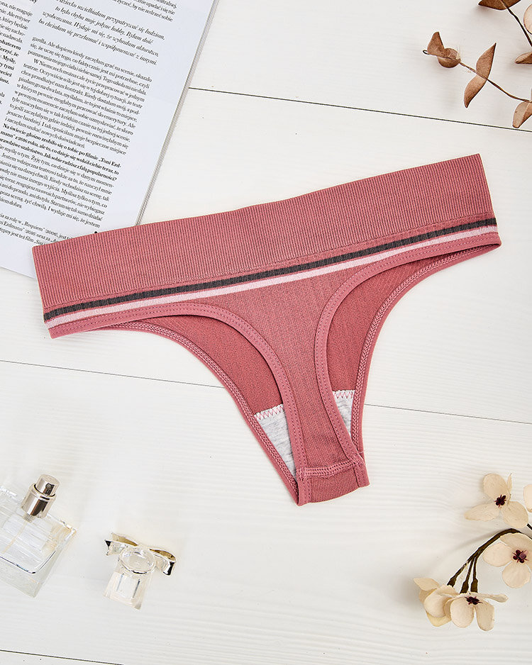 Royalfashion Dámske tangá s nápismi