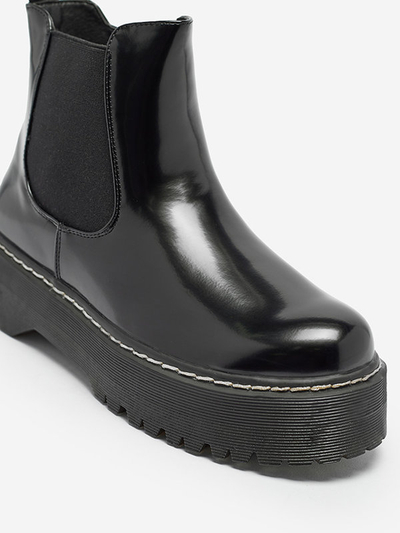 Čierne dámske čižmy na hrubšej podrážke Mallitt- Obuv