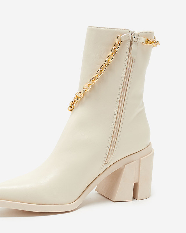 OUTLET Krémové čižmy na podpätku s retiazkou Somlid- Obuv