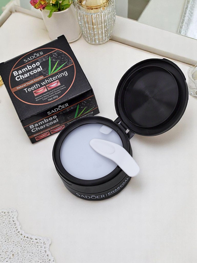 Sadoer Bieliaci zubný prášok odstraňuje škvrny od kávy, čaju a tabaku