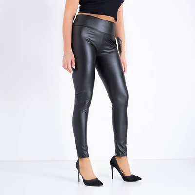 Čierne dámske legíny - oblečenie