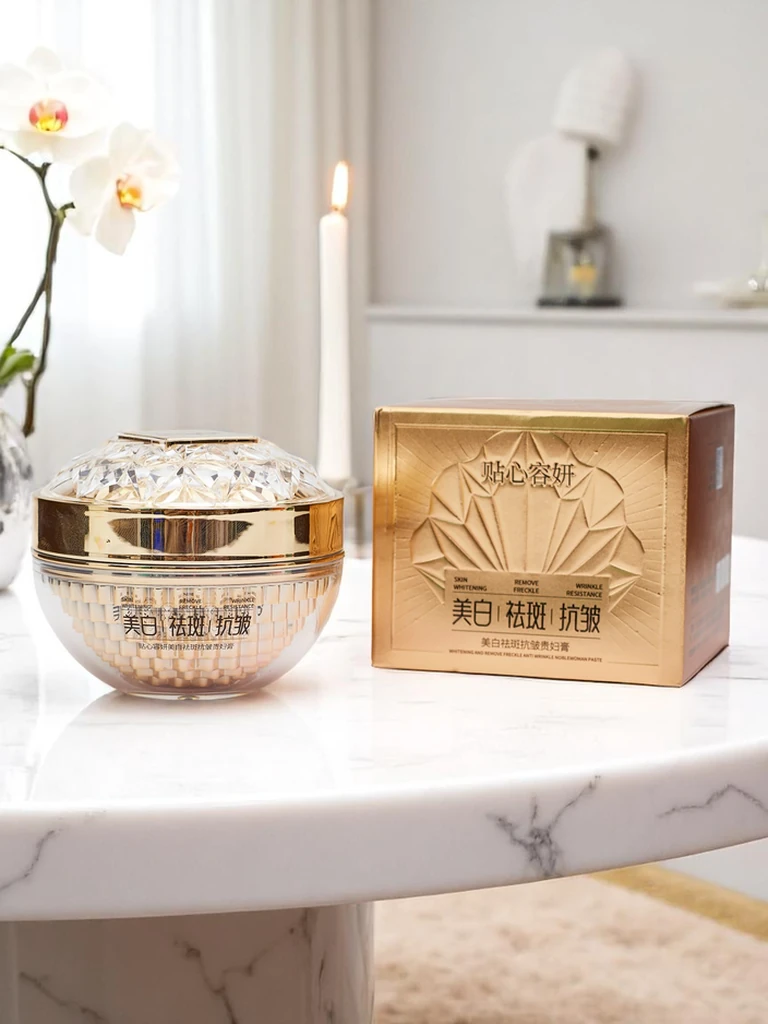 Anti-wrinkle a rozjasňujúci pleťový krém