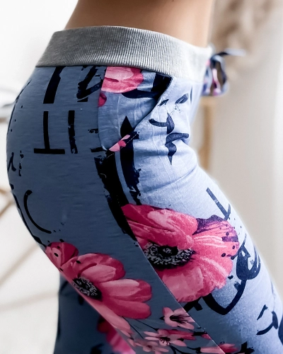 3/4 modré a ružové dámske šortky s potlačou PLUS SIZE - Oblečenie