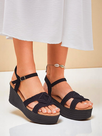 Royalfashion Dámske sandále na klinovom podpätku pletené Sunny Day