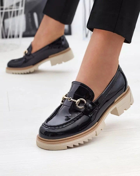 Čierne lakované dámske mokasíny s retiazkou Soterra - Obuv